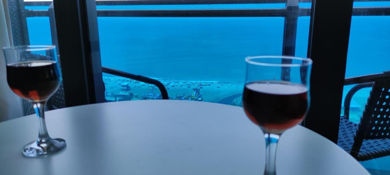 Only Front Sea View, No Side View, Wonderful Panorama, High Floor, Location Guarantee Aparthotel Batumi Eksteriør bilde