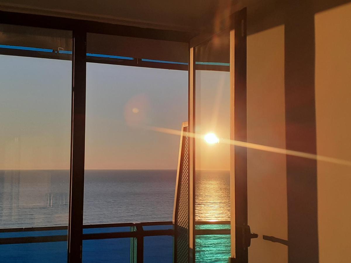 Only Front Sea View, No Side View, Wonderful Panorama, High Floor, Location Guarantee Aparthotel Batumi Eksteriør bilde
