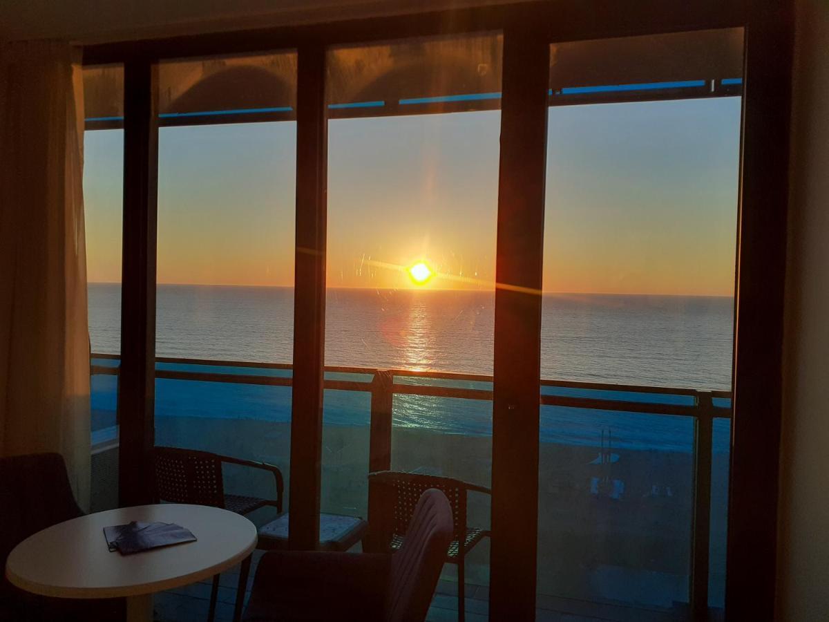 Only Front Sea View, No Side View, Wonderful Panorama, High Floor, Location Guarantee Aparthotel Batumi Eksteriør bilde