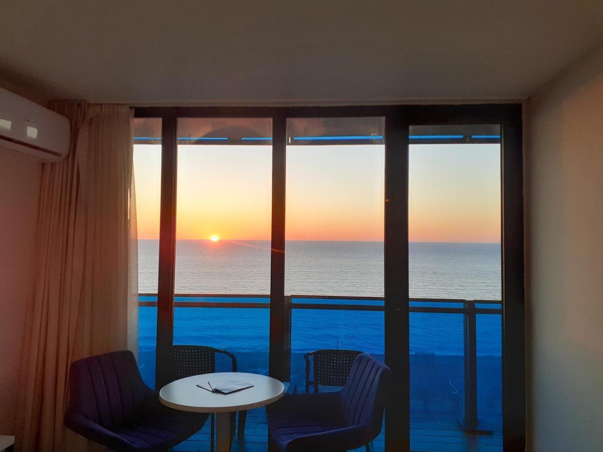 Only Front Sea View, No Side View, Wonderful Panorama, High Floor, Location Guarantee Aparthotel Batumi Eksteriør bilde