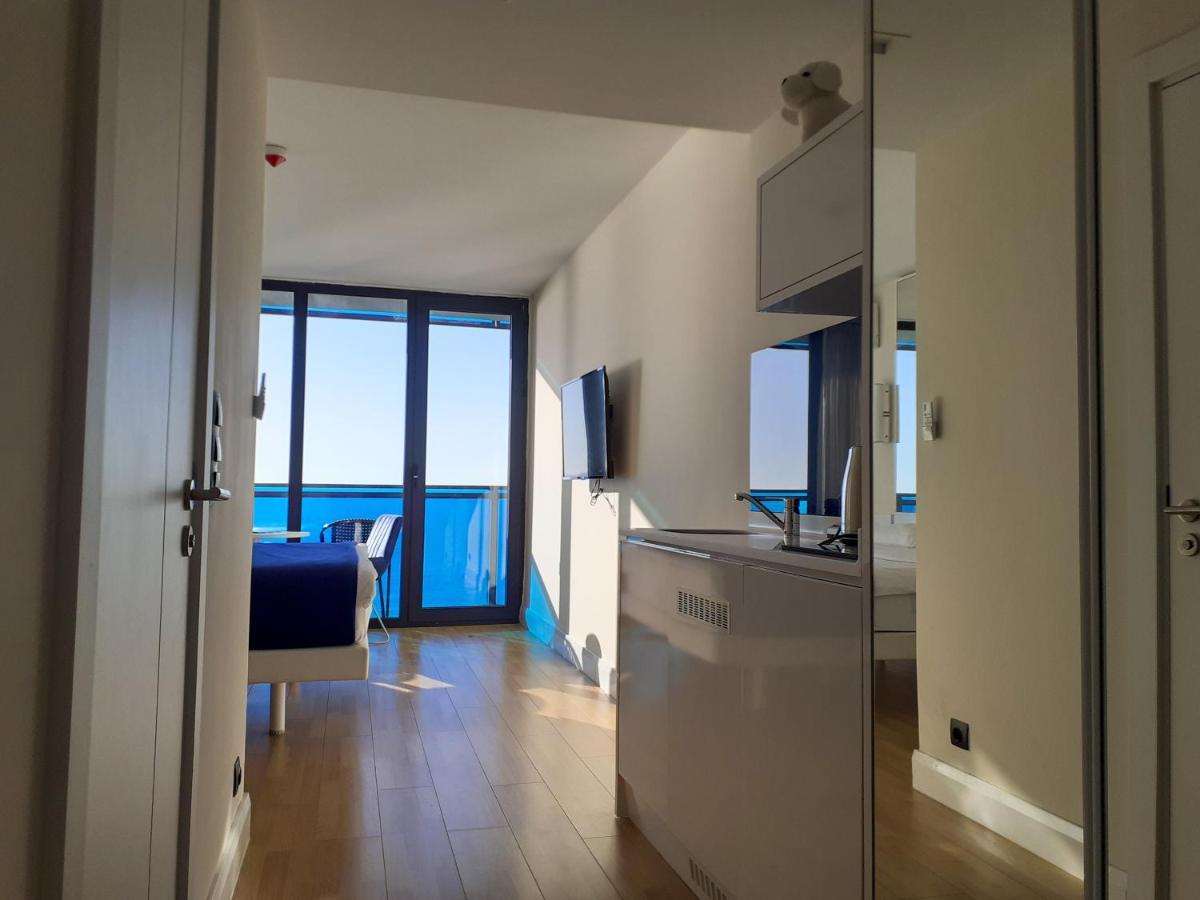 Only Front Sea View, No Side View, Wonderful Panorama, High Floor, Location Guarantee Aparthotel Batumi Eksteriør bilde